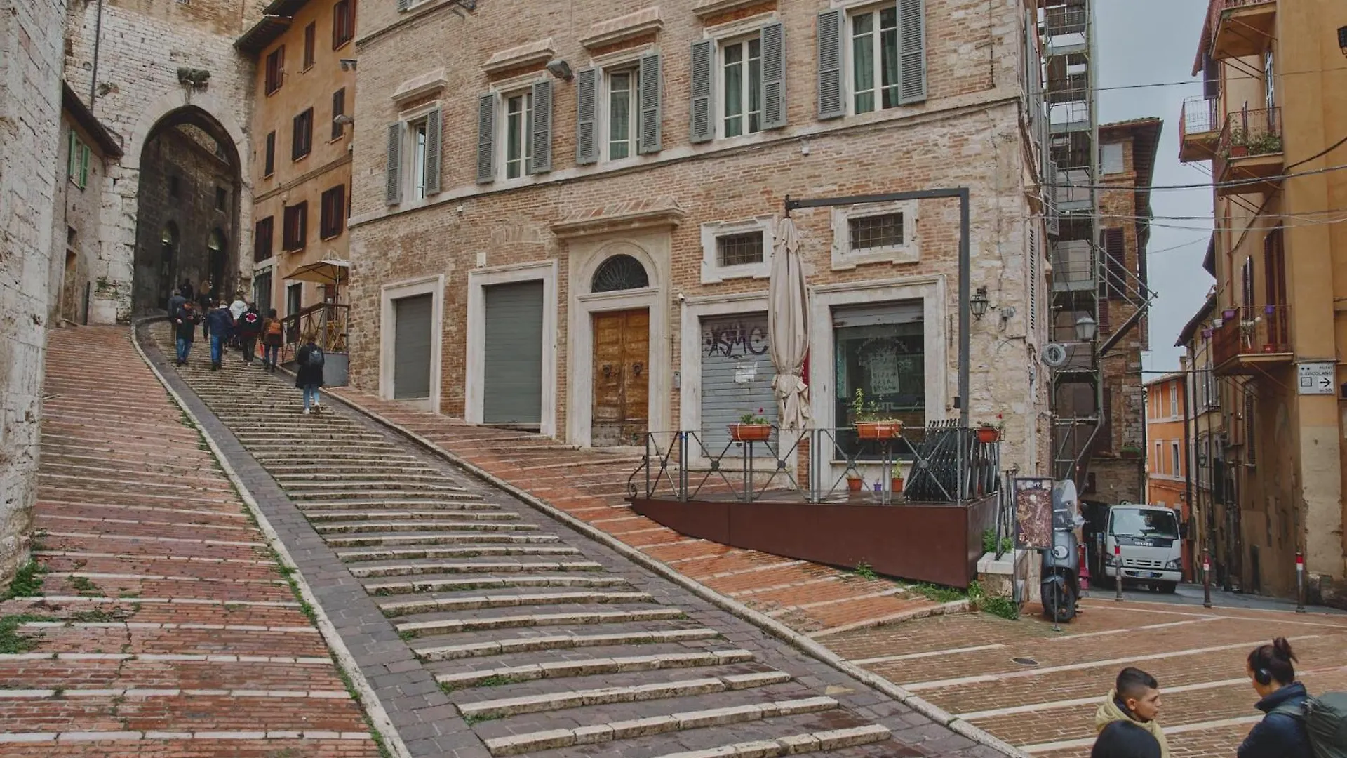 Camillo Benso - M&M Holiday House Perugia